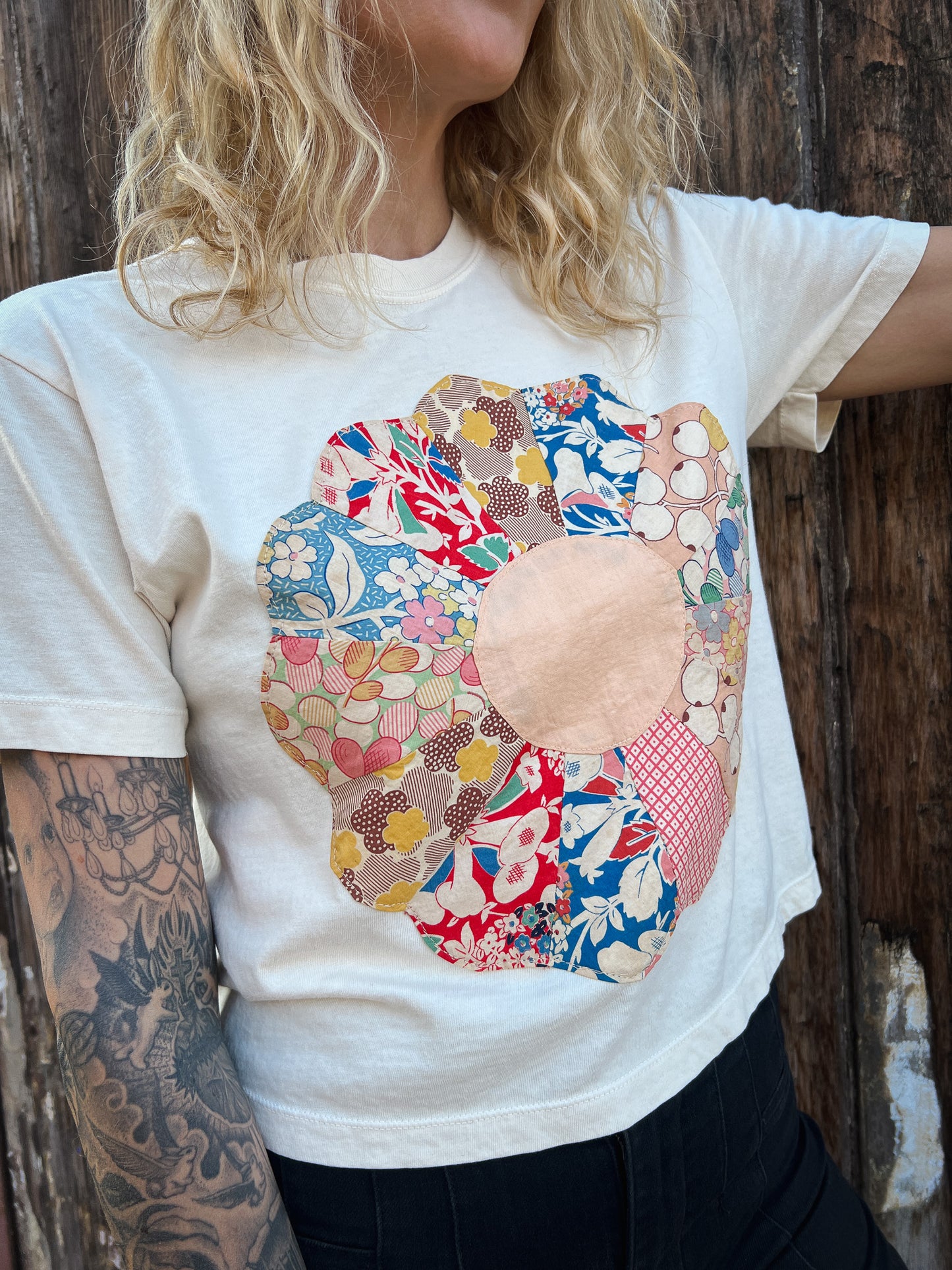 BOXY CROP MIHITABEL DAISY TEE