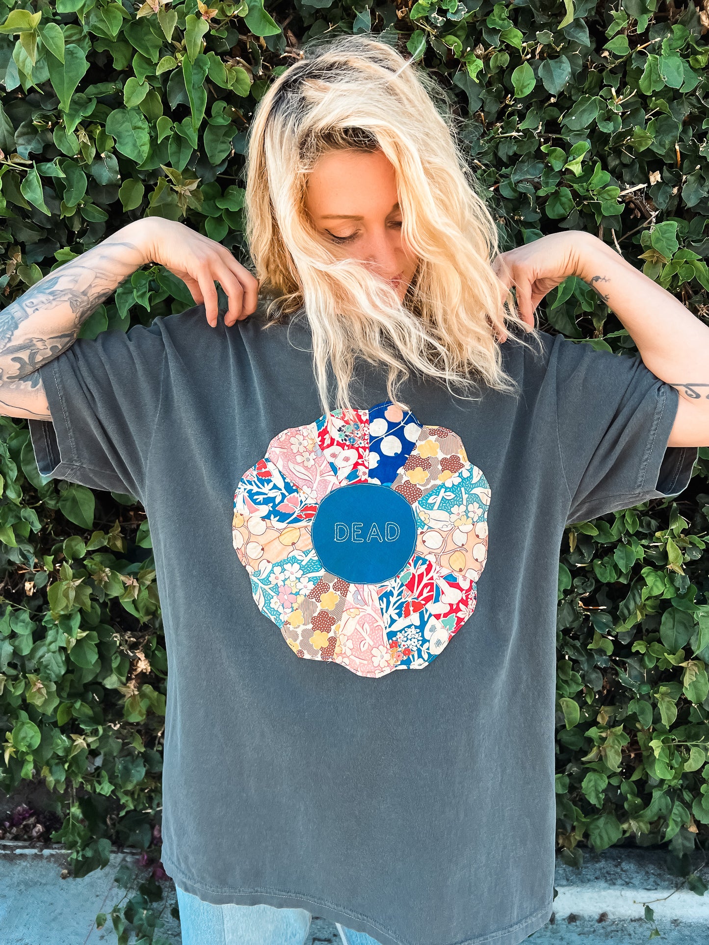 DAISY DEAD TEE (REGULAR FIT)