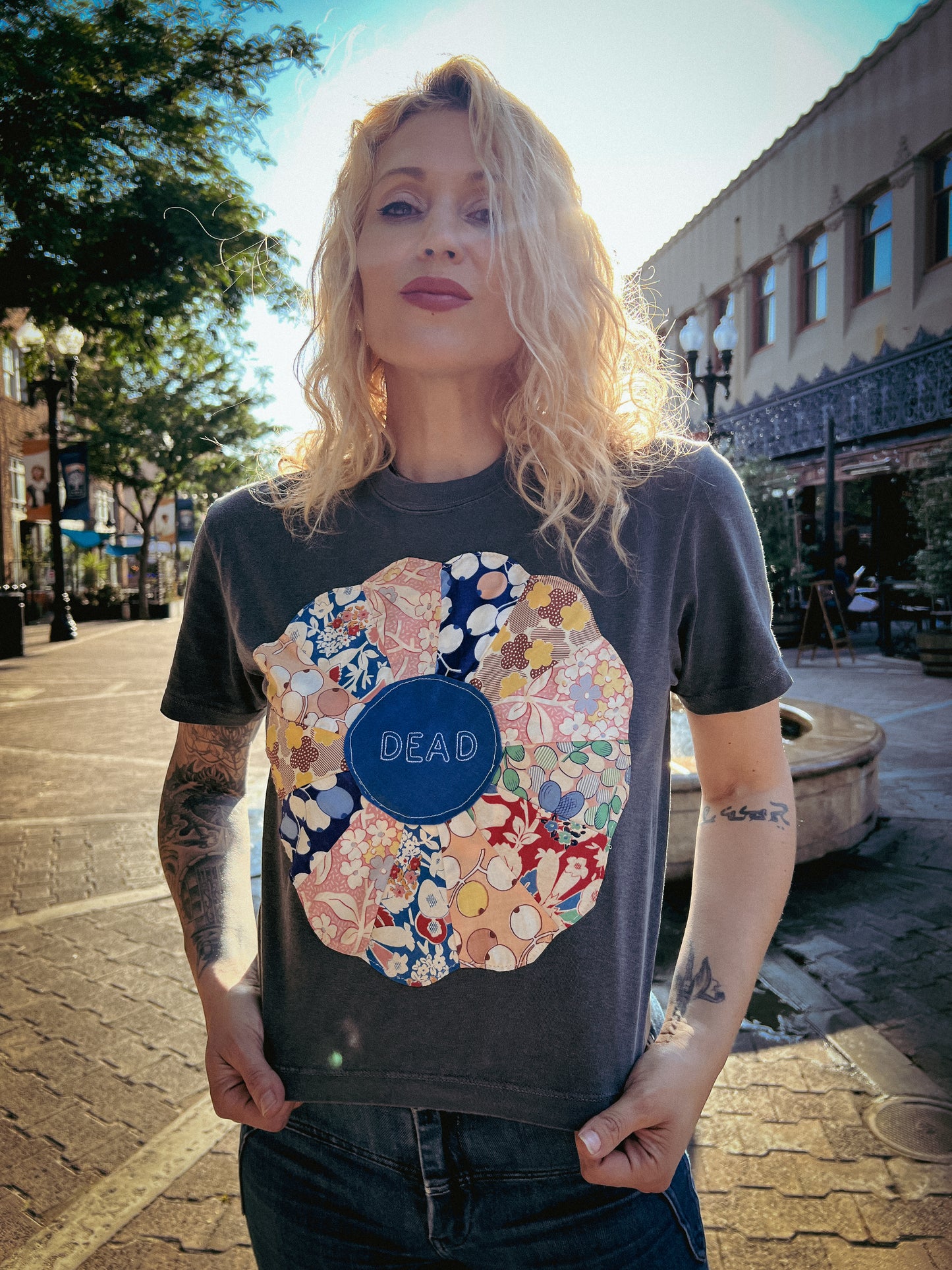 DAISY DEAD TEE (BOXY CROP)