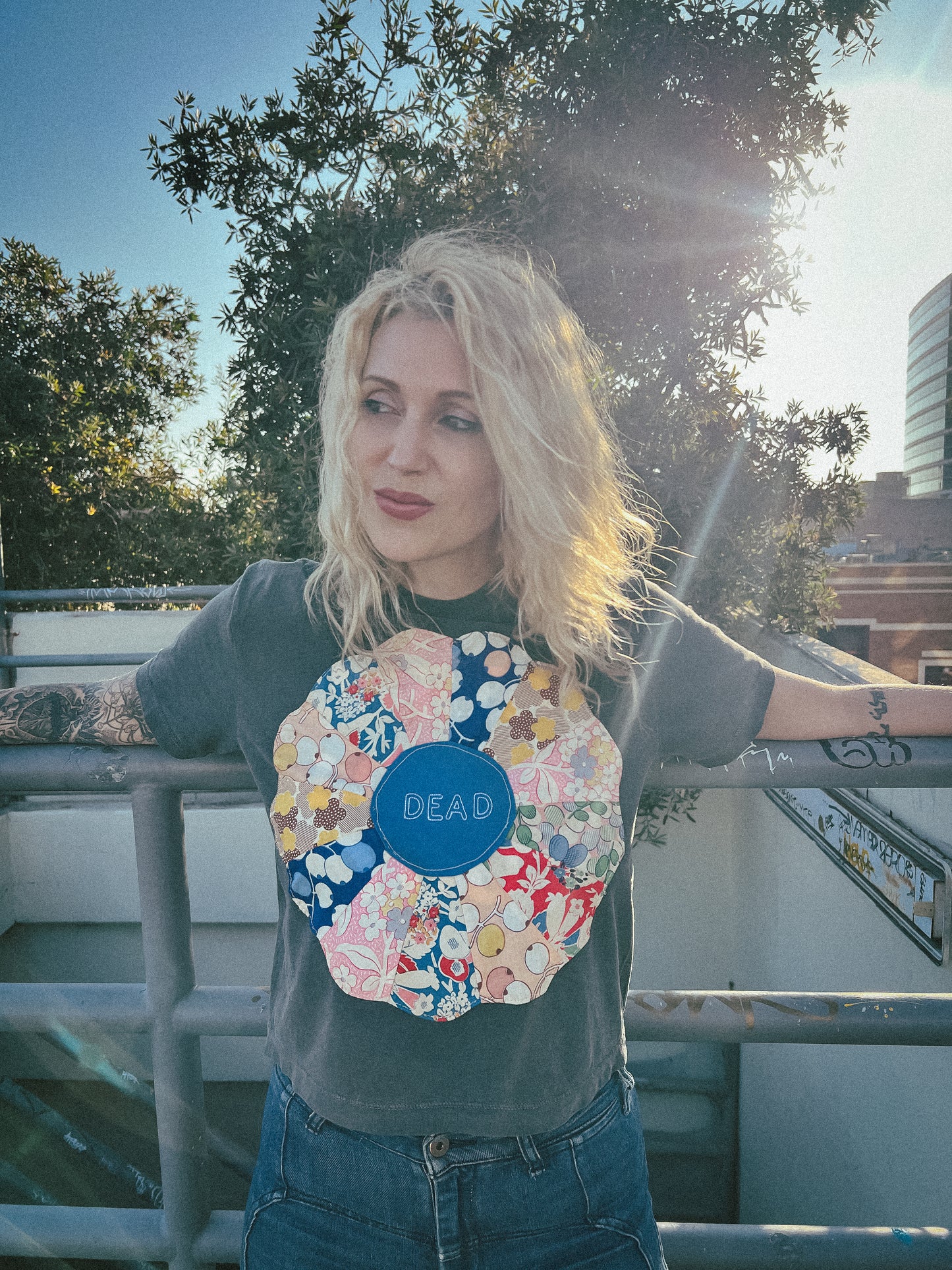 DAISY DEAD TEE (BOXY CROP)